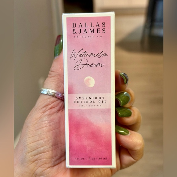 DALLAS & JAMES Skincare Watermelon Beam Retinol Oil - Picture 4 of 8